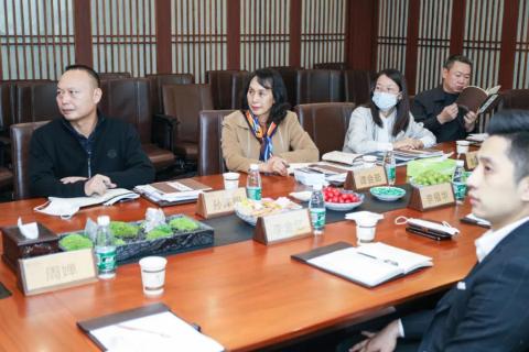 罗湖区人大常委副主任谭会茹一行莅临巅峰国际调研