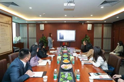 罗湖区人大常委副主任谭会茹一行莅临巅峰国际调研