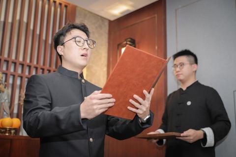 罗湖区委统战部副部长、工商联党组书记叶志伟一行到巅峰国际调研