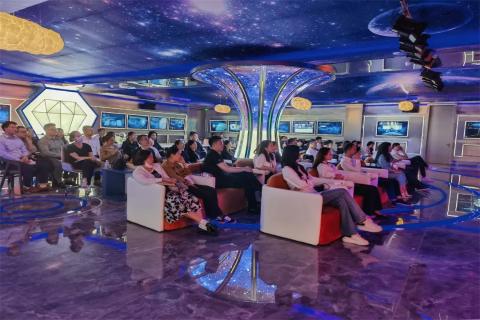 探访培育钻石，为高科技赋能！巅峰国际团队赴科微之星观摩学习
