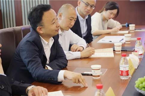明光市市委书记被巅峰国际企业文化深深感动 | 深入沟通合作空间广阔